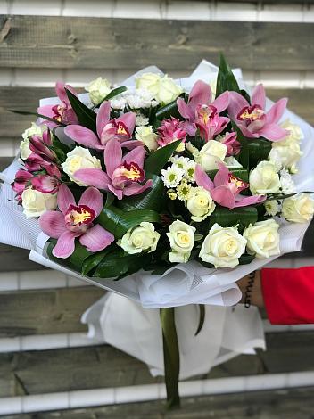 Букет цветов из: Розы и Хризантемы в Новом Янкуле