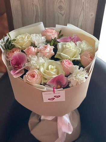 Букет цветов из: Орхидеи, Розы и Гвоздики в Новом Янкуле