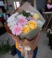 Букет цветов из:  Герберы, Розы и Хризантемы в Новом Янкуле