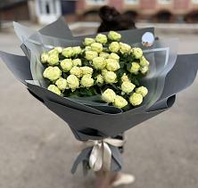 Букет Белые кустовые розы Солинеро в Новом Янкуле