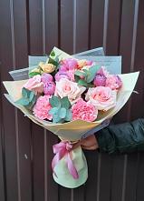 Букет цветов из:  Розы и Гвоздики в Новом Янкуле