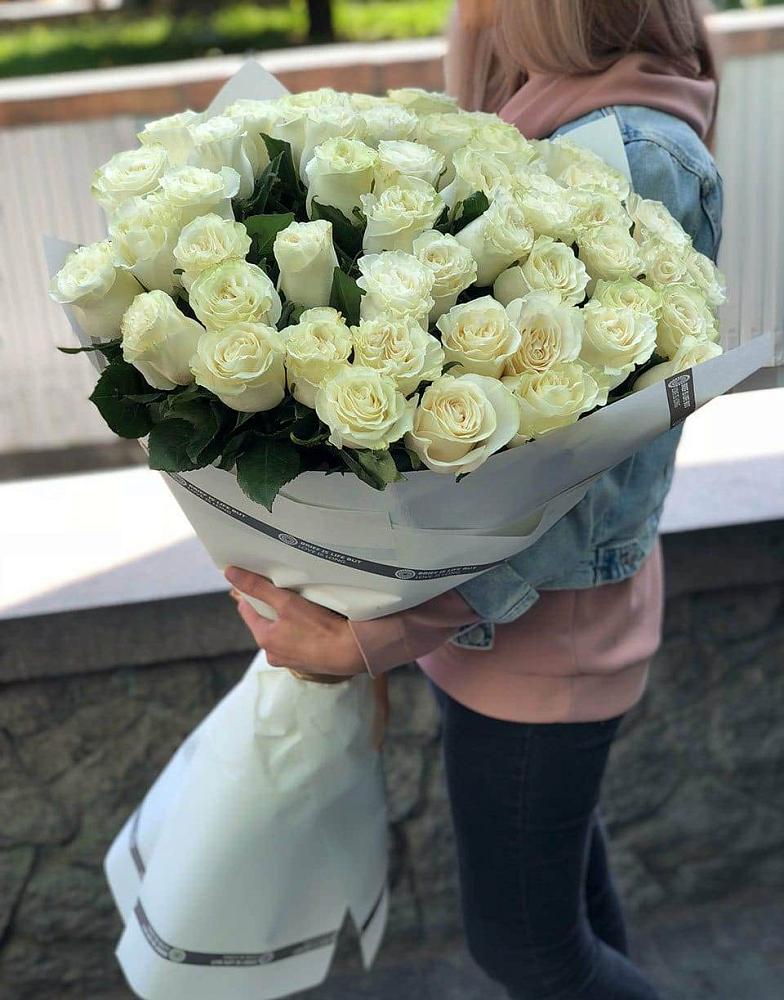 35 Белых роз в Новом Янкуле Букет 35 Белых роз в Новом Янкуле
