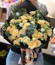 Букет цветов из:  Розы и Лизиантусы в Новом Янкуле
